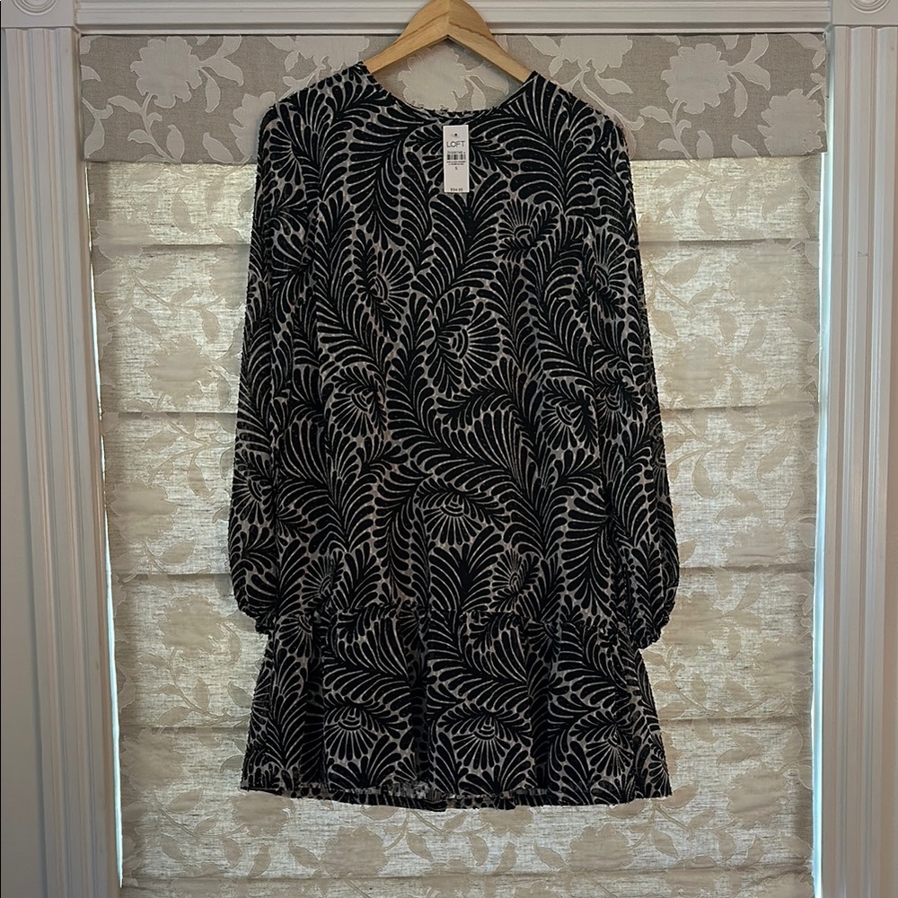 NWT LOFT Black and Cream Leaf Pattern Long Sleeve Dress